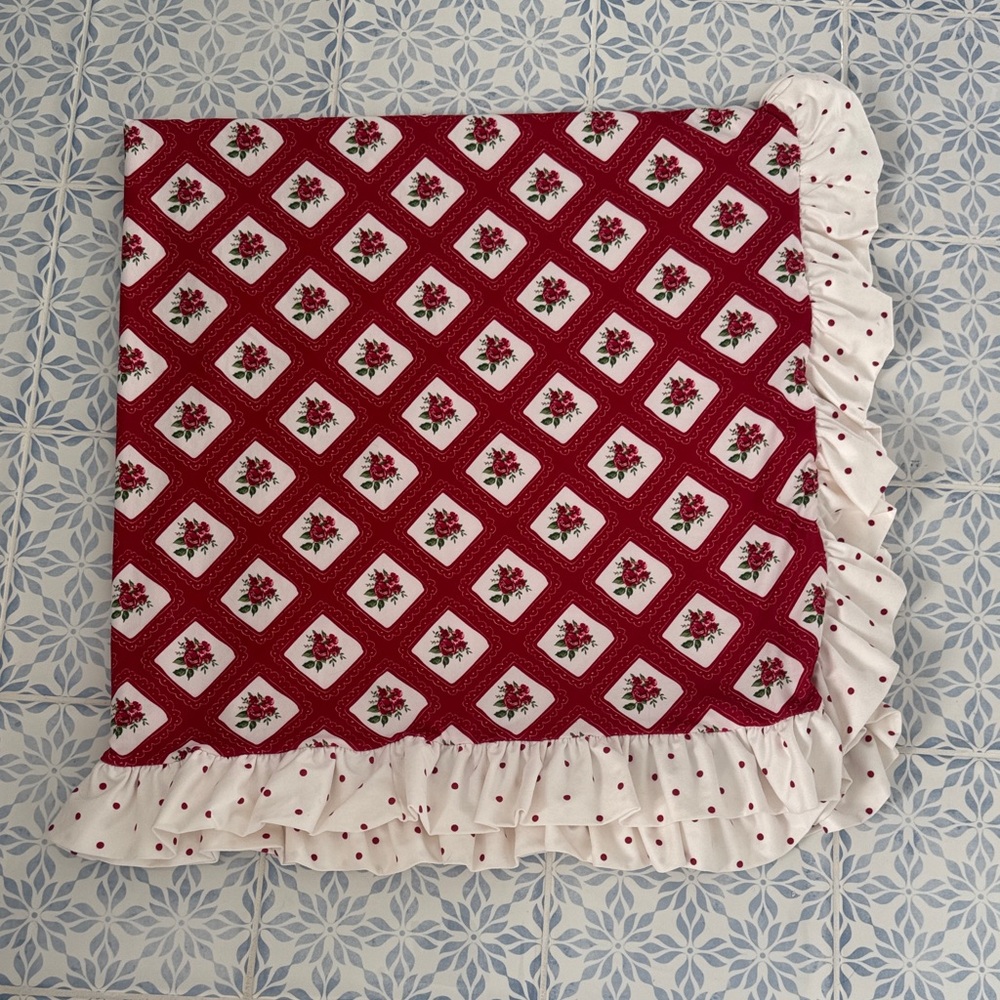 SweetHoney Ruffled Rose Blanket